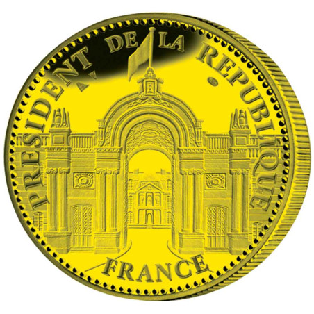 Président Emmanuel Macron dorée 2022 (2)