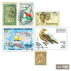 100 timbres Madagascar...