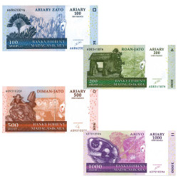 Lot 4 billets Madagascar 2004