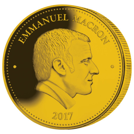 Président Emmanuel Macron dorée