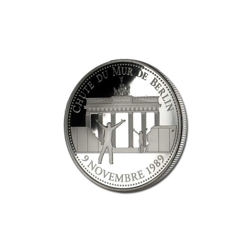 Je me suis dit, ils se sont fait voler leur révolution ! : quand la chute du mur de Berlin laissait les militants communistes pantois